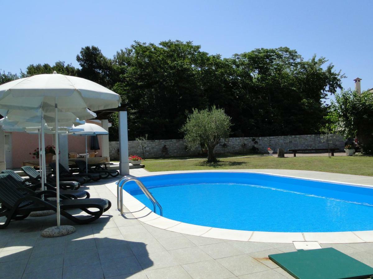 Apartments Villa Maran Umago Esterno foto