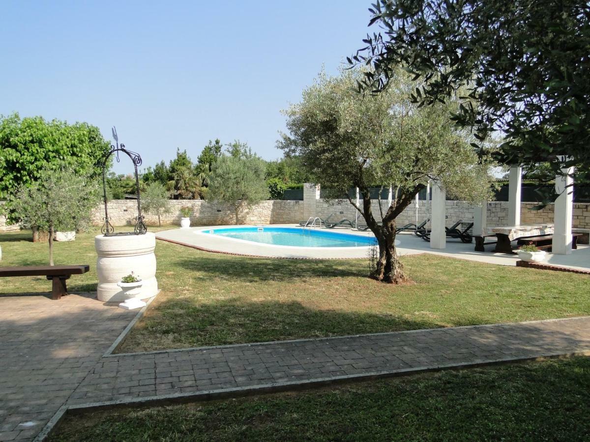 Apartments Villa Maran Umago Esterno foto