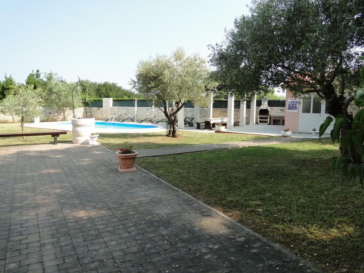 Apartments Villa Maran Umago Esterno foto