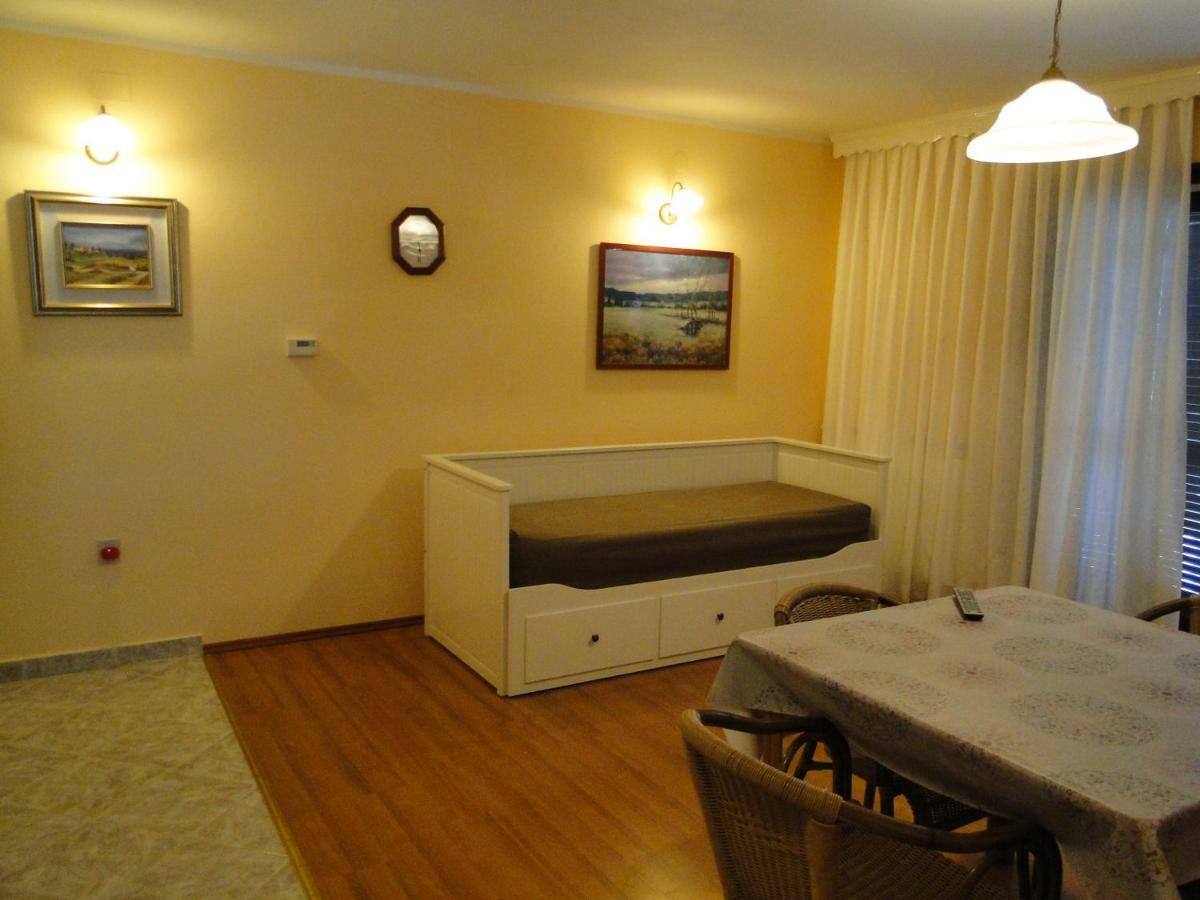 Apartments Villa Maran Umago Esterno foto