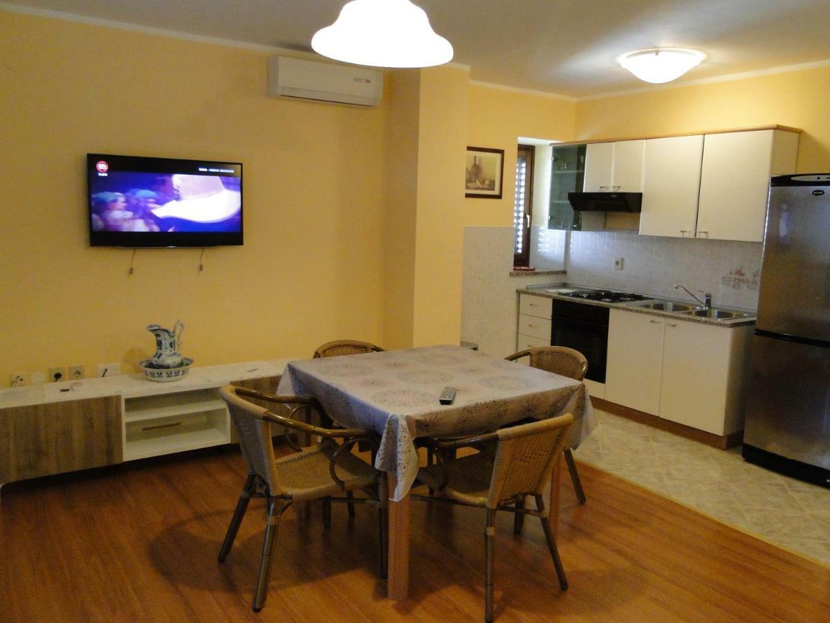 Apartments Villa Maran Umago Esterno foto